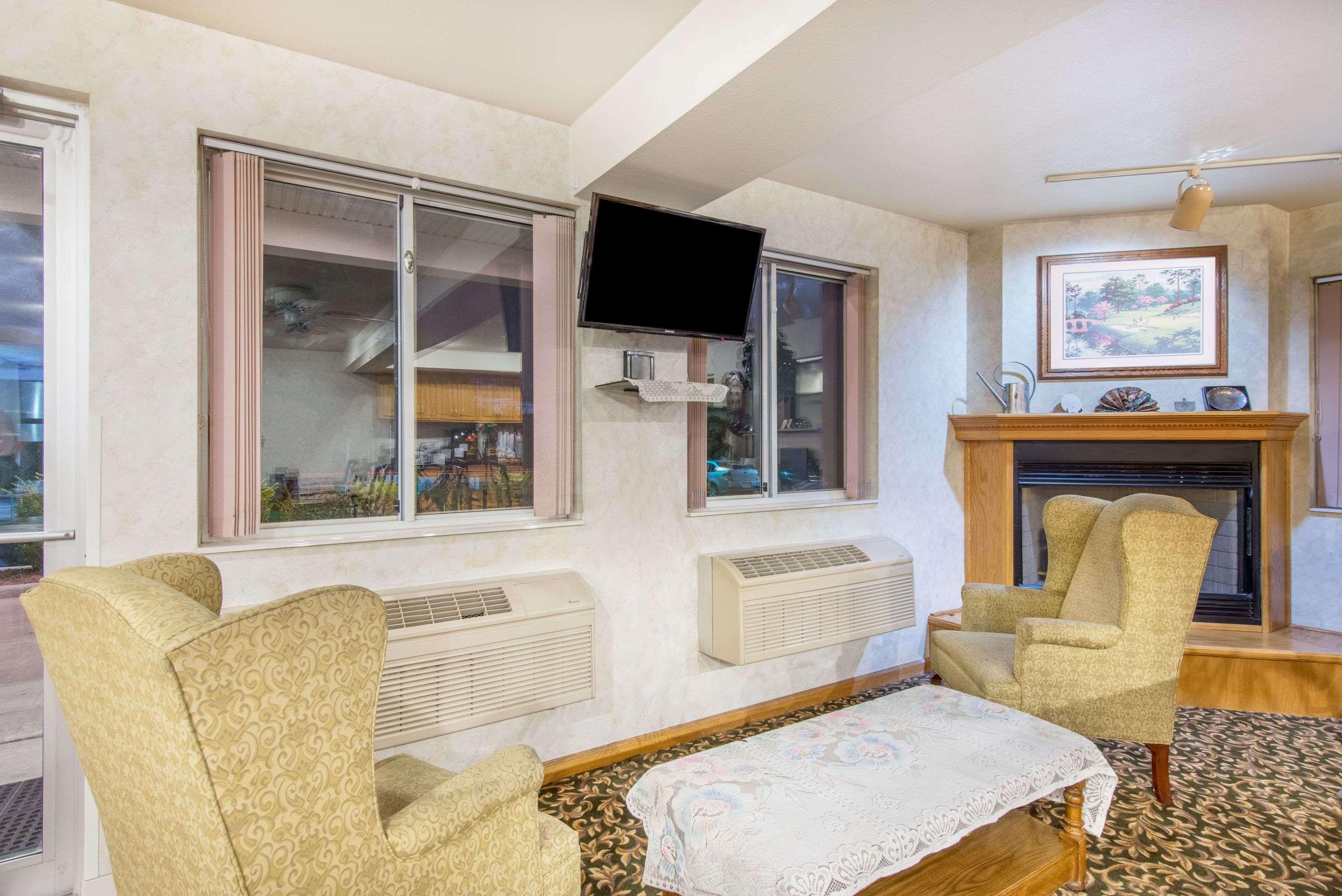 Super 8 By Wyndham West Middlesex/Sharon Area Exterior foto